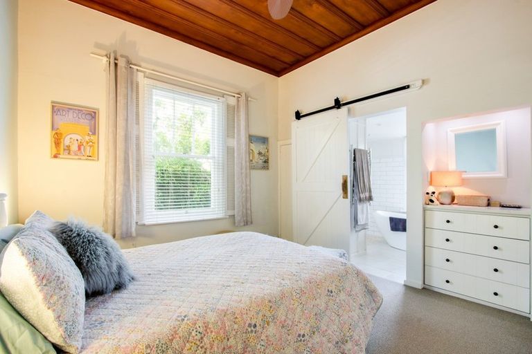 Photo of property in 1 Latham Street, Napier South, Napier, 4110