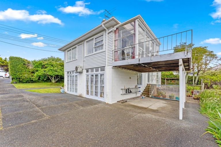 Photo of property in 12 Aberdeen Road, Campbells Bay, Auckland, 0620