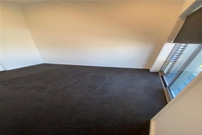 Photo of property in 3 Gunn Way, Hobsonville, Auckland, 0616