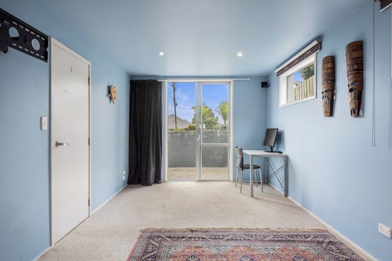 Photo of property in 2 Keys Street, Belmont, Auckland, 0622