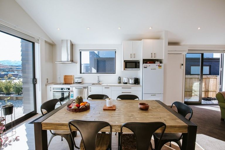 Photo of property in 4 Matakanui Lane, Wanaka, 9305