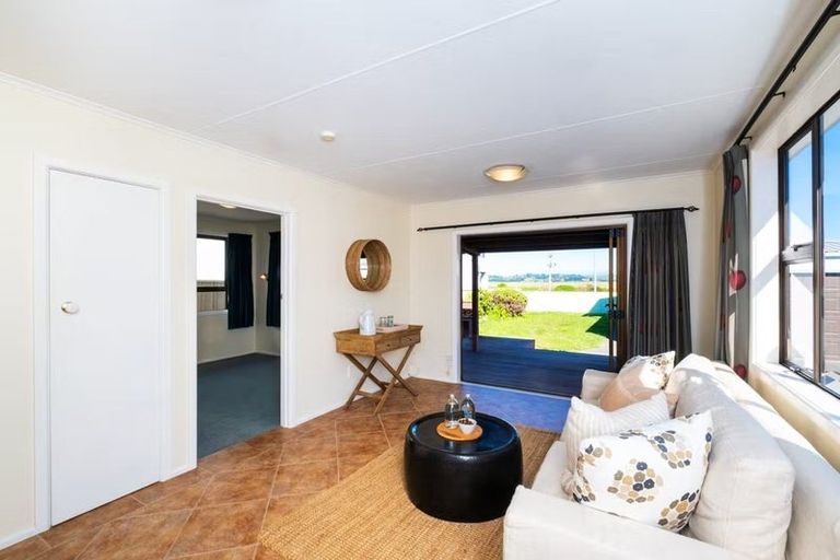 Photo of property in 71 The Esplanade, Westshore, Napier, 4110