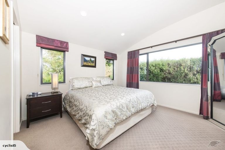 Photo of property in 33a Seacliffe Avenue, Belmont, Auckland, 0622