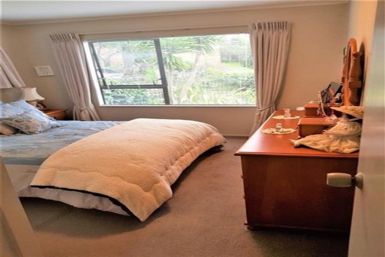 Photo of property in 1/39 Calypso Place, Rothesay Bay, Auckland, 0630