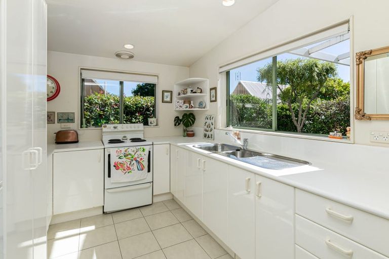 Photo of property in 9/34 Waipuia Place, Greenhithe, Auckland, 0632