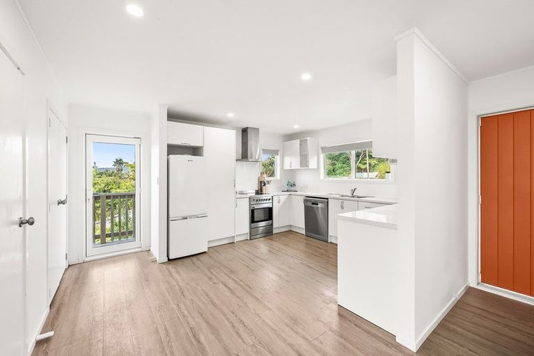 Photo of property in 60 Maungaraki Road, Korokoro, Lower Hutt, 5012