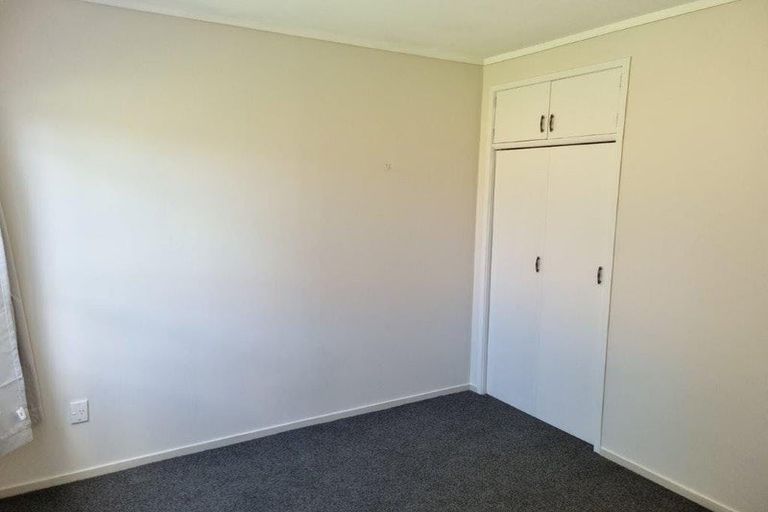 Photo of property in 37 Graham Avenue, Te Atatu Peninsula, Auckland, 0610