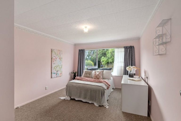 Photo of property in 2 Winslow Place, Levin, 5510