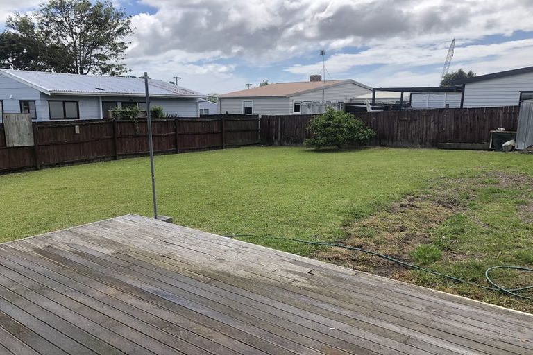 Photo of property in 73 Tramway Road, Beach Haven, Auckland, 0626