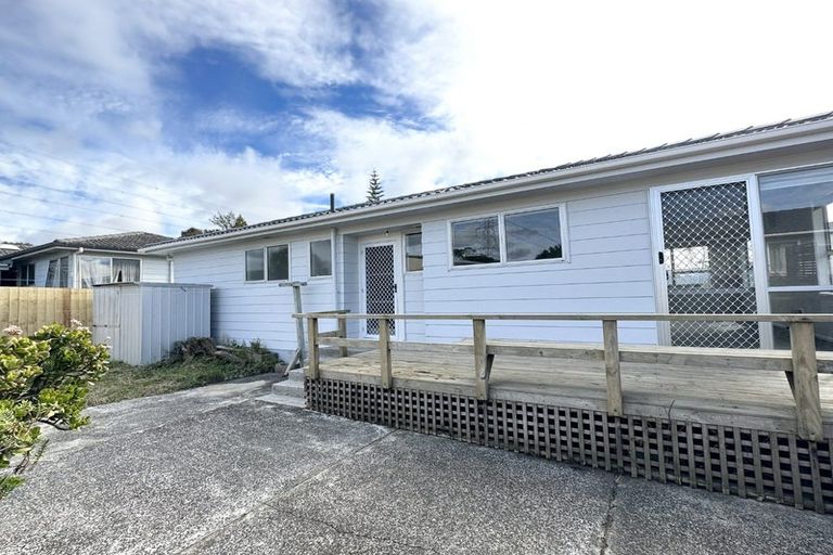Photo of property in 365 Don Buck Road, Massey, Auckland, 0614