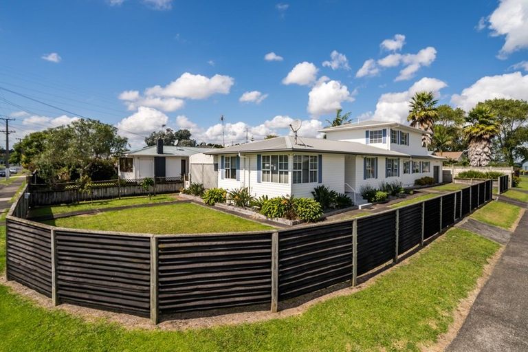 Photo of property in 56 Tiraumea Drive, Pakuranga, Auckland, 2010