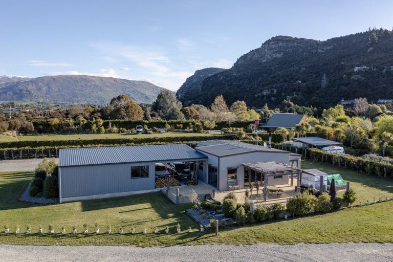 Photo of property in 911 Aubrey Road, Albert Town, Wanaka, 9305
