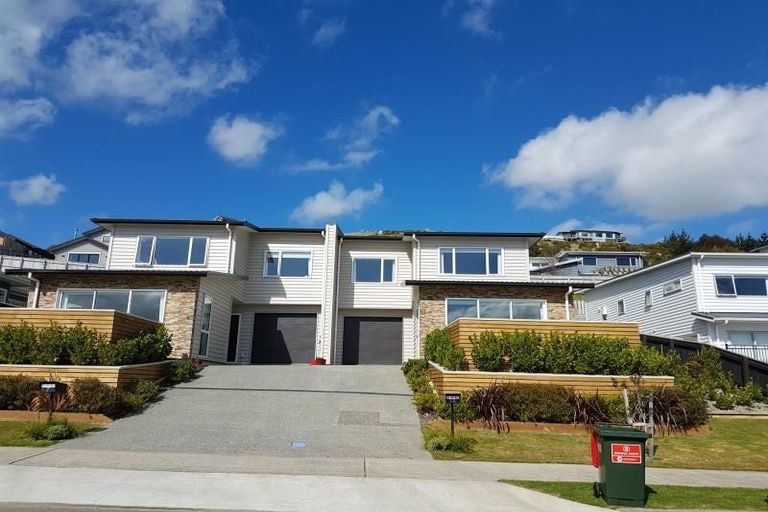 Photo of property in 7a Madeira Close, Whitby, Porirua, 5024
