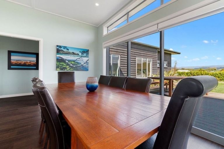 Photo of property in 12 Roseberry Place, Whitianga, 3510