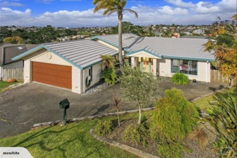 Photo of property in 16 Bluebird Crescent, Unsworth Heights, Auckland, 0632
