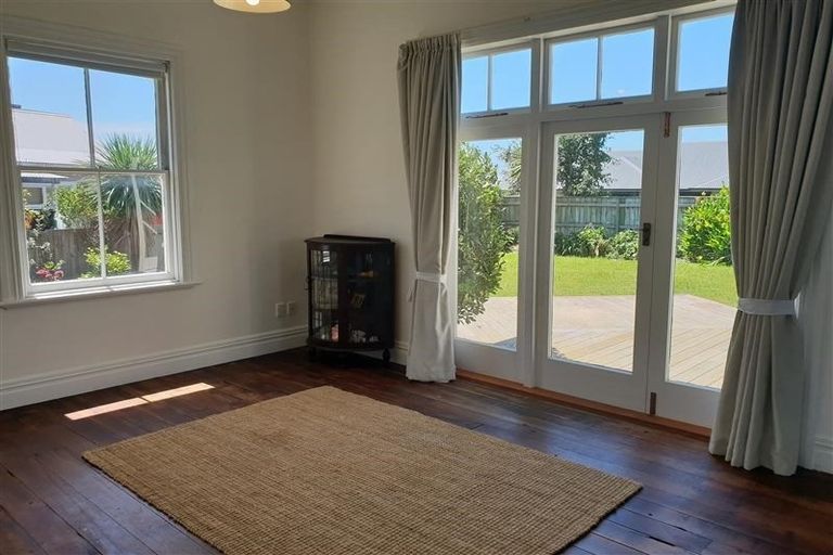 Photo of property in 9 Perrin Place, Kelvin Grove, Palmerston North, 4414