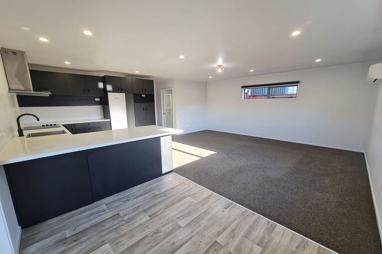 Photo of property in 5 Foyle Place, Glendene, Auckland, 0602