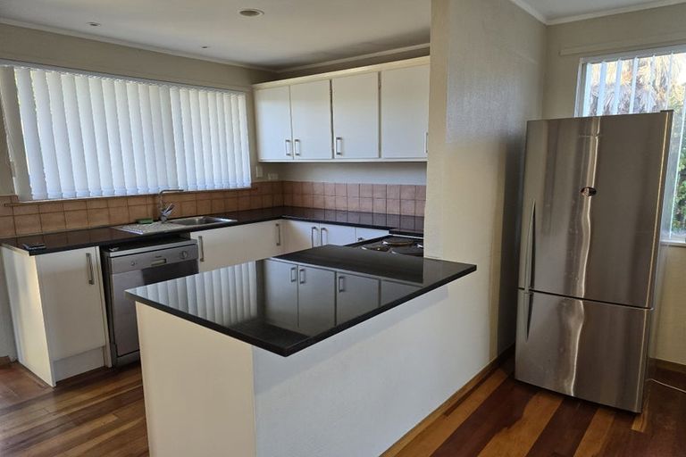 Photo of property in 24 Fairdale Place, Birkdale, Auckland, 0626