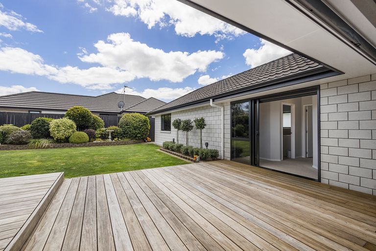 Photo of property in 39a Norfolk Drive, Cambridge, 3434