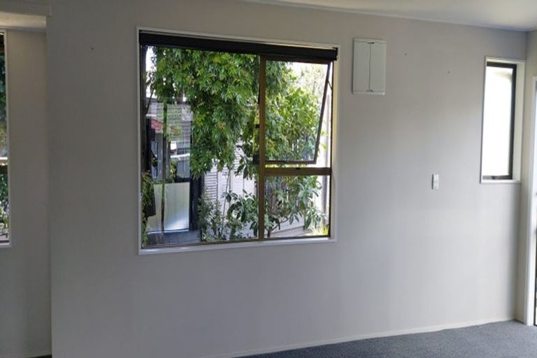 Photo of property in 24 Shearwater Street, One Tree Point, 0118