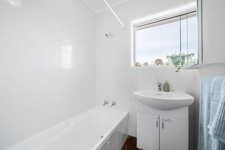 Photo of property in 2/126 Nile Road, Milford, Auckland, 0620