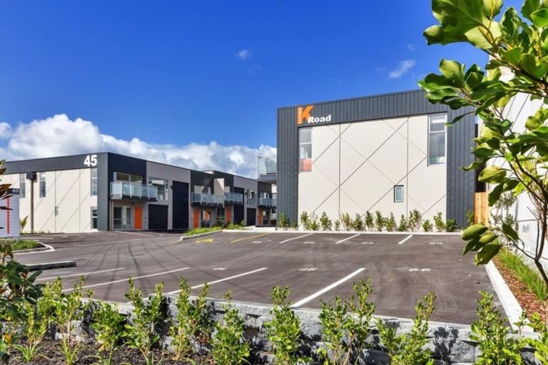 Photo of property in 10 Blue Gum Avenue, Silverdale, 0932