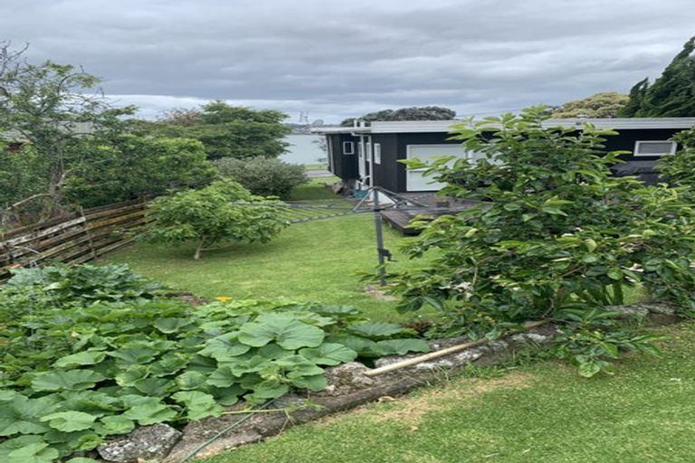 Photo of property in 2 Seaforth Avenue, Mangere Bridge, Auckland, 2022