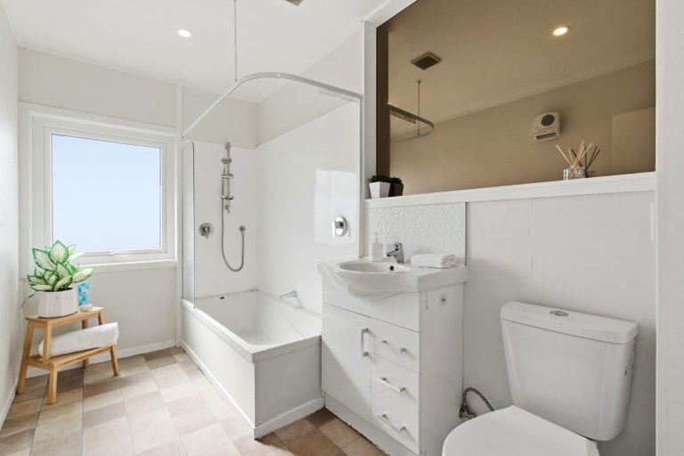 Photo of property in 42b Ngatoto Street, Ngaio, Wellington, 6035