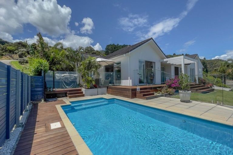 Photo of property in 11 Ngarimu Heights Row, Ngarimu Bay, Thames, 3575