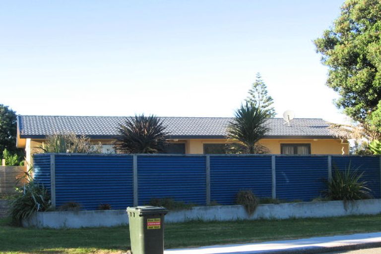 Photo of property in 4 The Avenue, Otaki Beach, Otaki, 5512