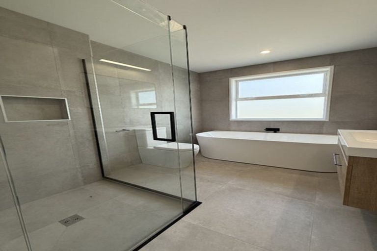 Photo of property in 5 Johnson Place, Stillwater, Silverdale, 0993