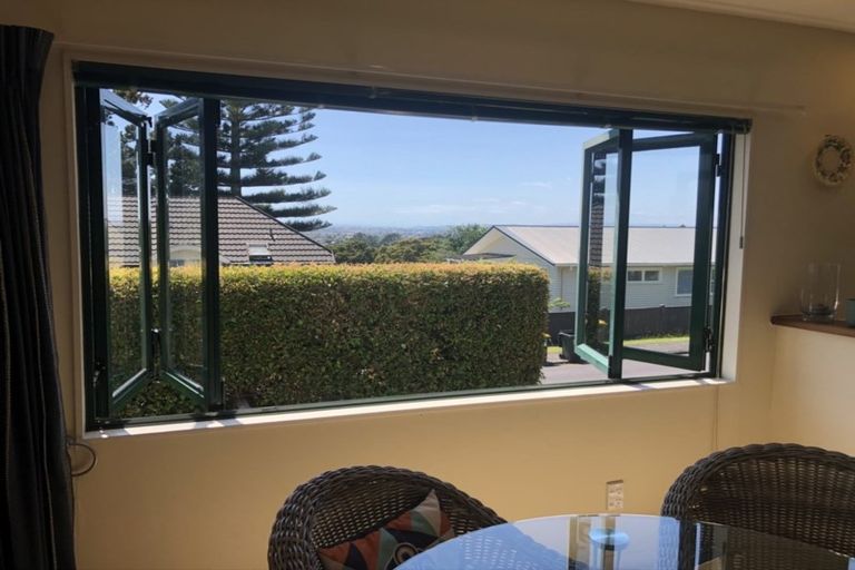 Photo of property in 1/32 Tui Glen Road, Birkenhead, Auckland, 0626