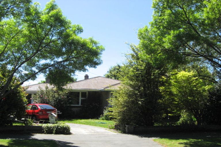 Photo of property in 302 Memorial Avenue, Burnside, Christchurch, 8053