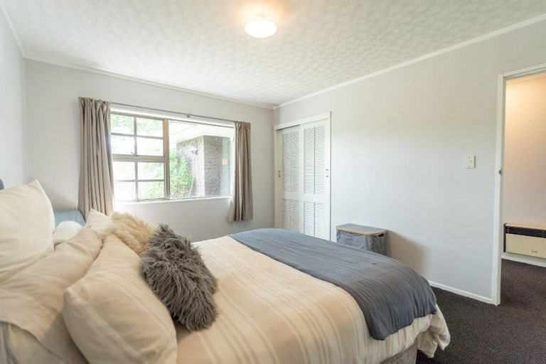 Photo of property in 4 Truscott Grove, Awapuni, Palmerston North, 4412