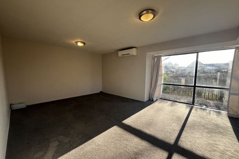 Photo of property in 1/2 Lodge Place, Ilam, Christchurch, 8041