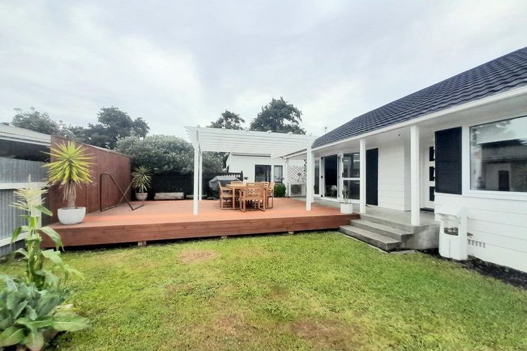 Photo of property in 28 Apollo Parade, Milson, Palmerston North, 4414