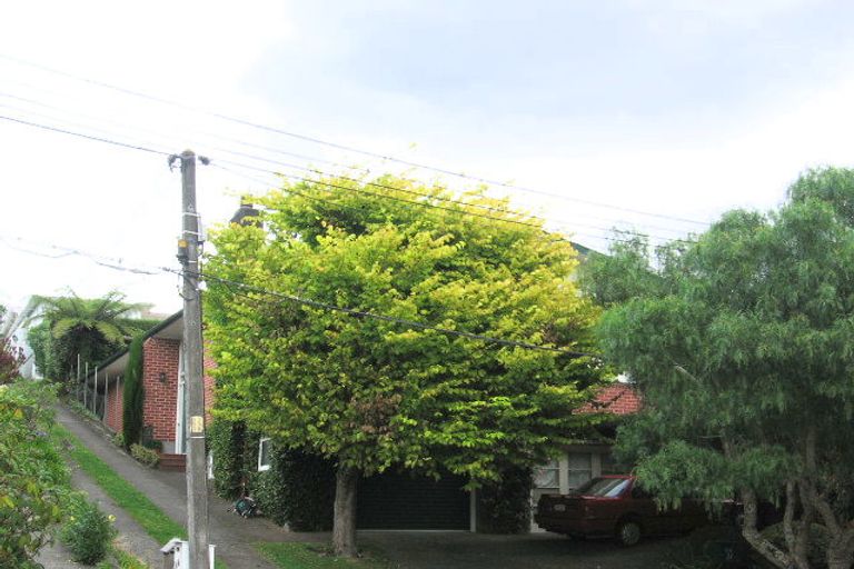 Photo of property in 33 Woodmancote Road, Khandallah, Wellington, 6035