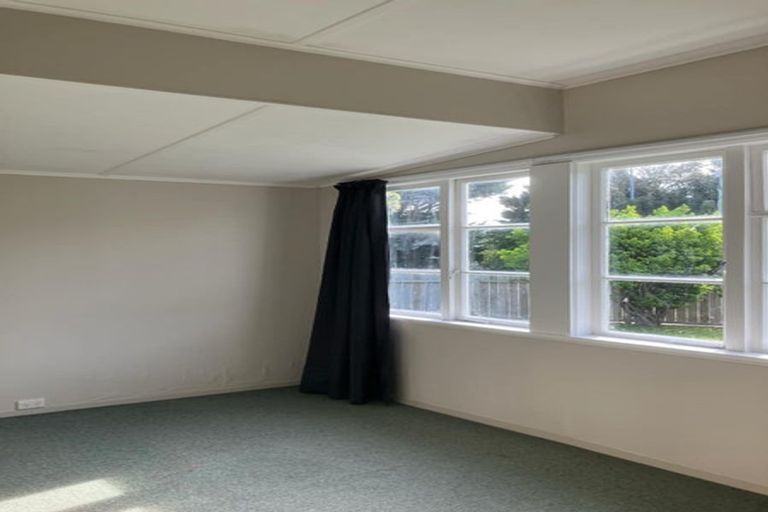 Photo of property in 106 Cambridge Terrace, Fairfield, Lower Hutt, 5011