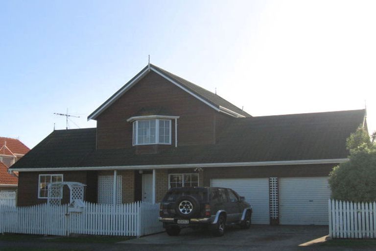 Photo of property in 3 Westridge, Camborne, Porirua, 5026