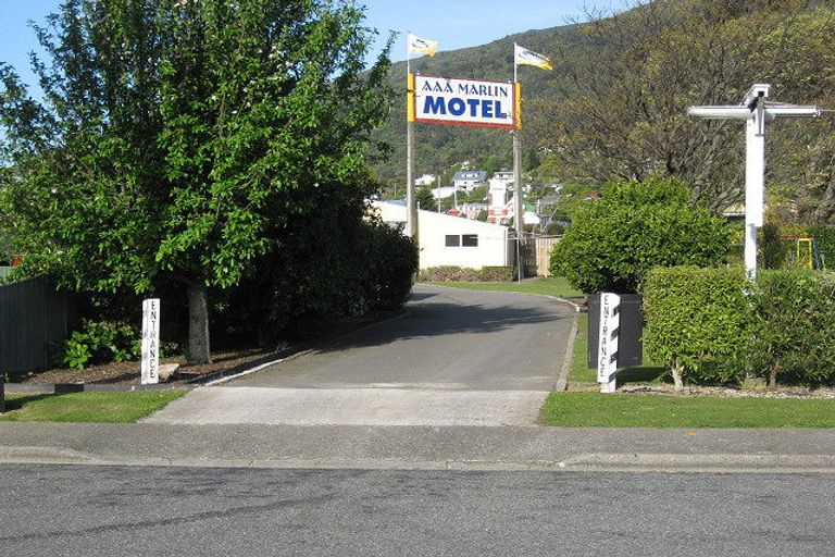 Photo of property in 32 York Street, Picton, 7220