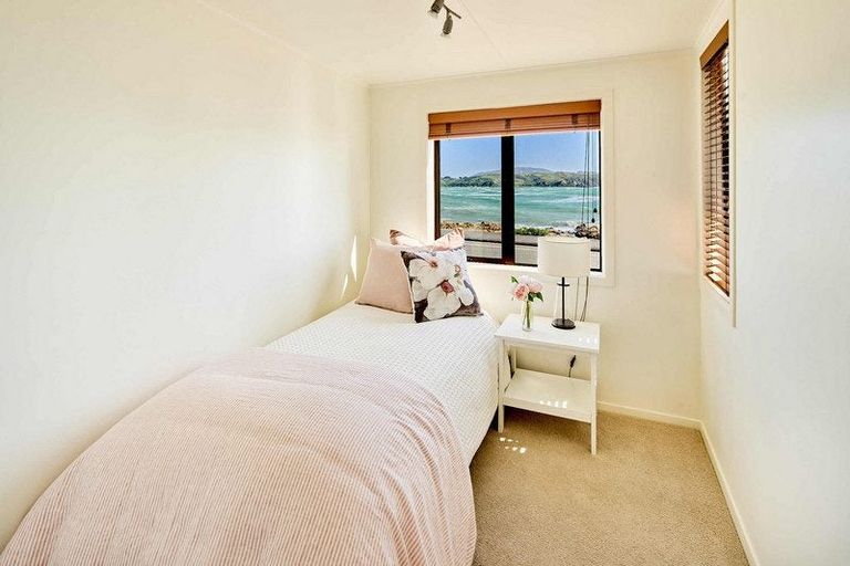 Photo of property in 19 Moana Road, Plimmerton, Porirua, 5026