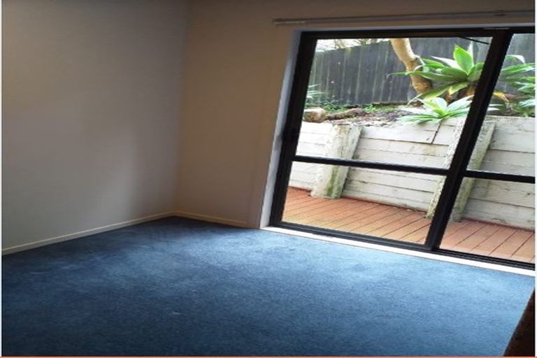 Photo of property in 11 Longview Rise, Massey, Auckland, 0614