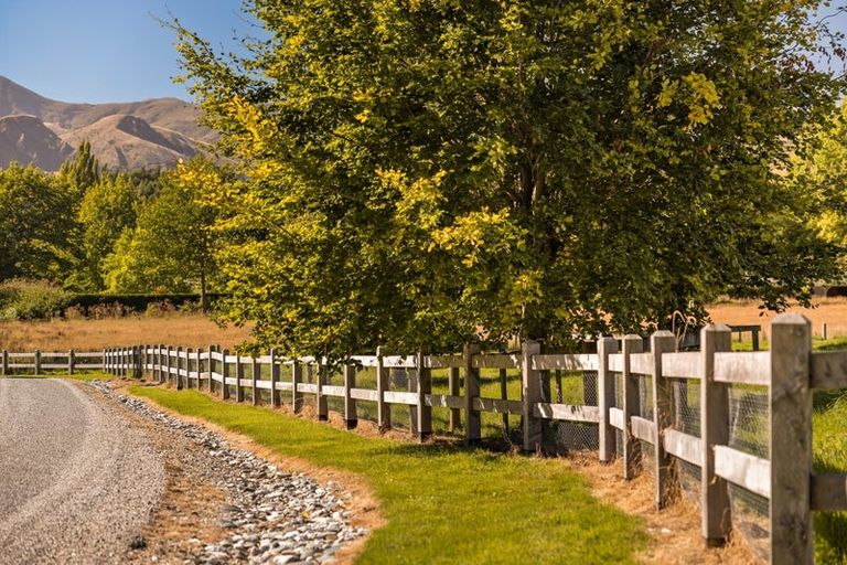 Photo of property in 32 Hogans Gully Road, Arrowtown, 9371