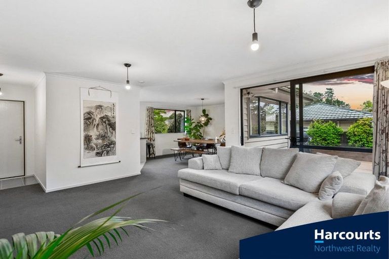 Photo of property in 169j Colwill Road, Massey, Auckland, 0614