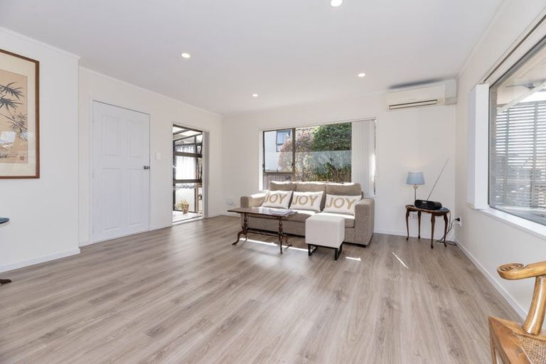 Photo of property in 2/168 Prince Regent Drive, Farm Cove, Auckland, 2012