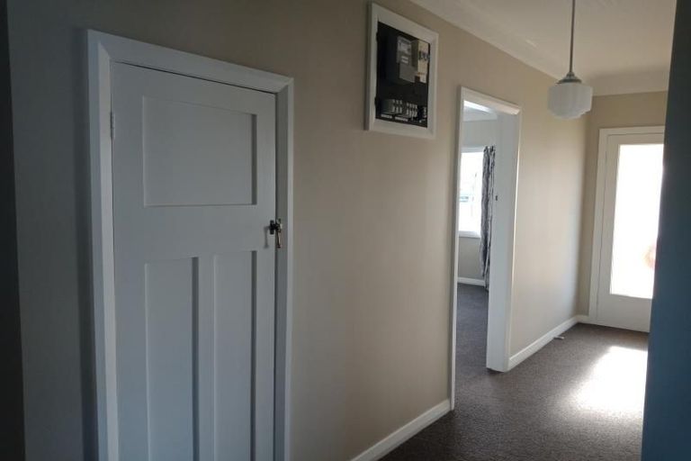 Photo of property in 73 Whites Line East, Waiwhetu, Lower Hutt, 5010