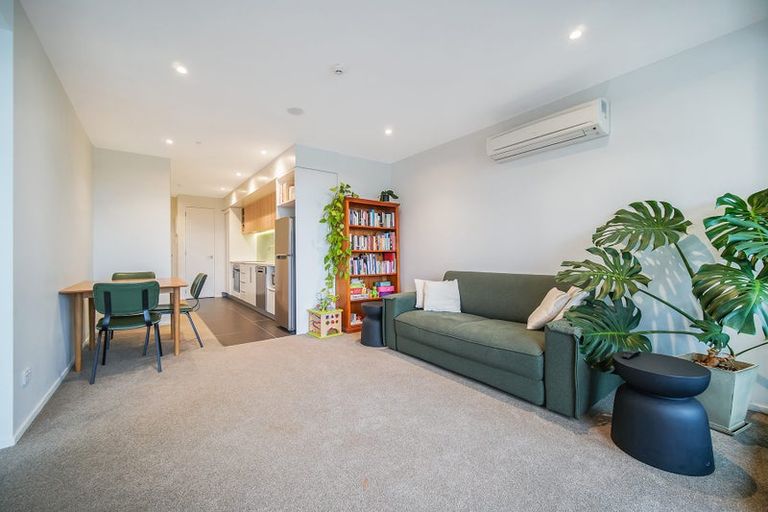 Photo of property in 102/1 Buscomb Avenue, Henderson, Auckland, 0610