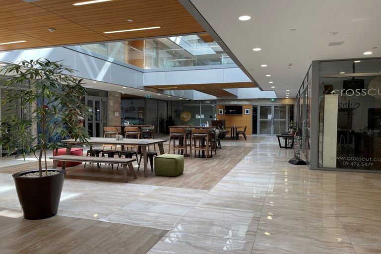 Photo of property in 203/585 Beach Road, Rothesay Bay, Auckland, 0630