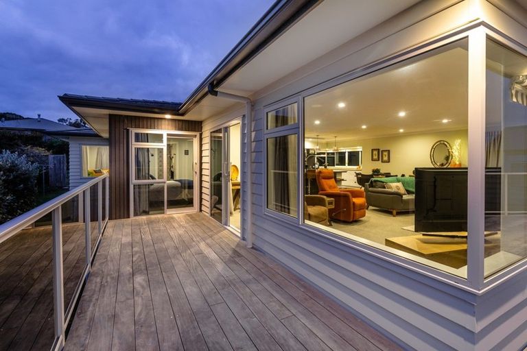 Photo of property in 10 Crowther Terrace, Waipahihi, Taupo, 3330