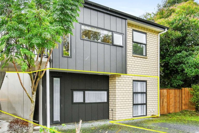 Photo of property in 4/3 Woolfield Road, Papatoetoe, Auckland, 2025